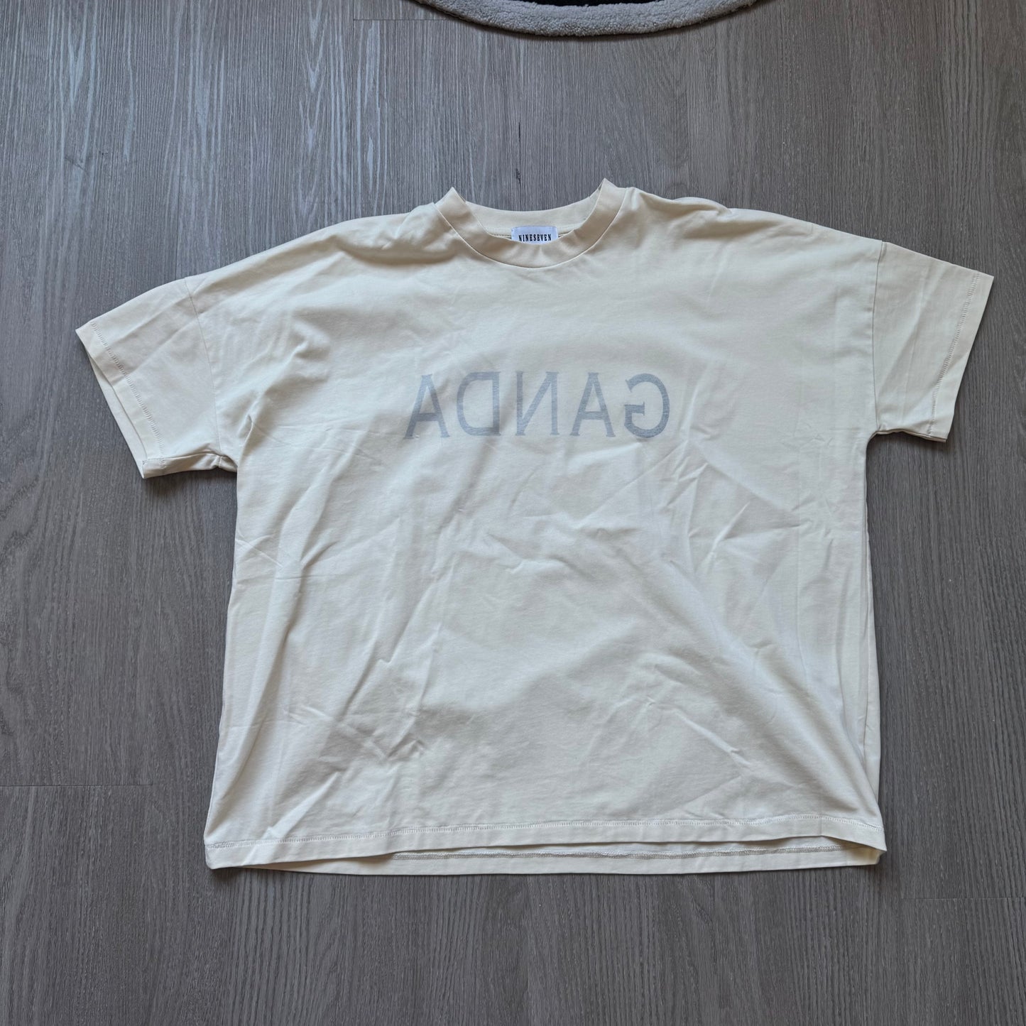 GANDA BACKWORDS - T-SHIRT