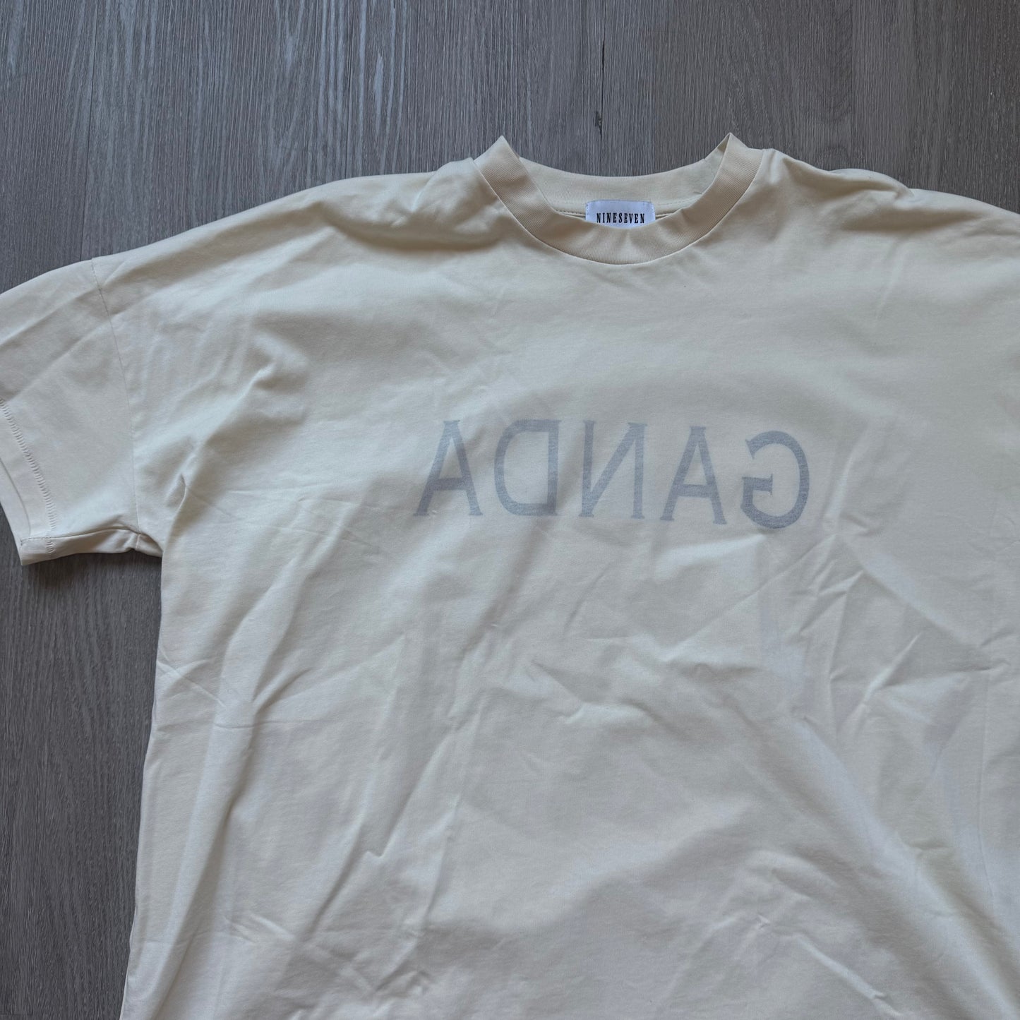 GANDA BACKWORDS - T-SHIRT